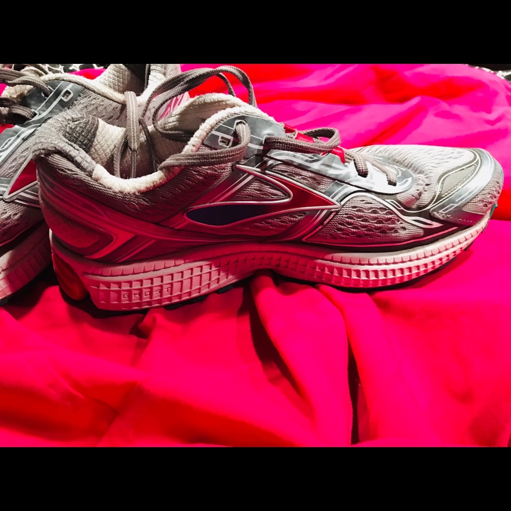 Brooks sneakers